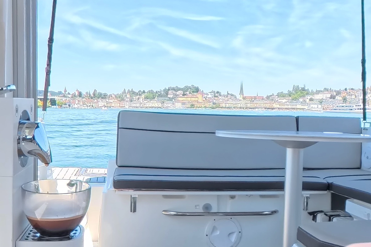 Kaffeemaschine an Bord – Boot mieten in Luzern auf dem Vierwaldstättersee